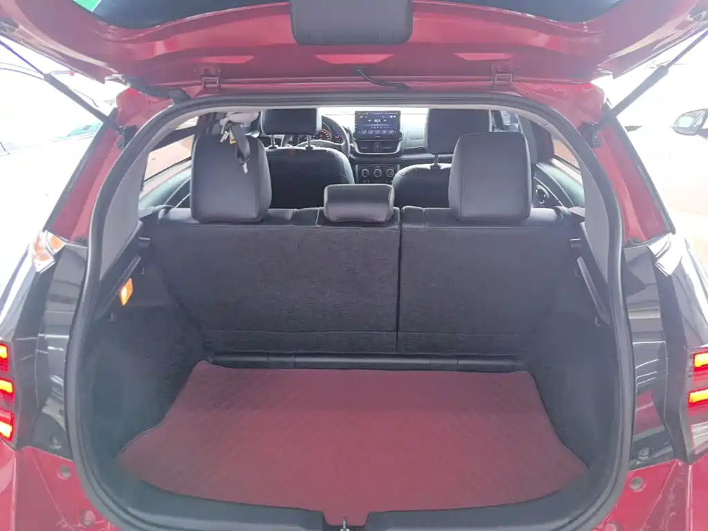 Toyota Yaris L 2023 — фото 19