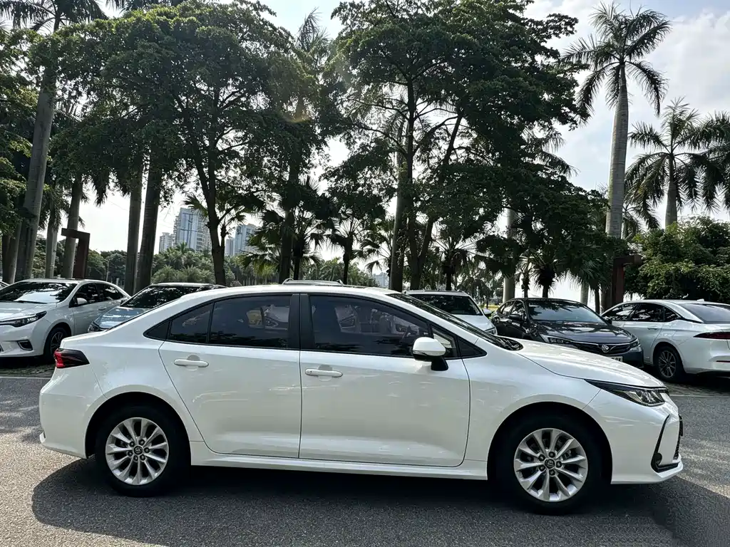 Toyota Corolla 2022 — фото 28