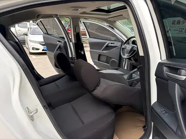 Mazda 3 Xingcheng 2013