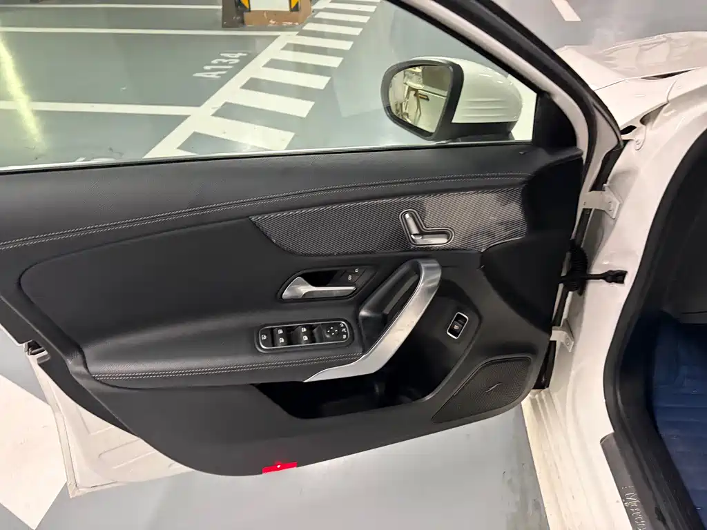Mercedes-Benz A-Class 2019 — фото 10