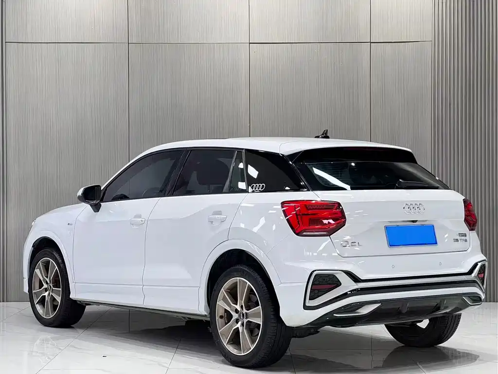 Audi Q2L 2023 — фото 6