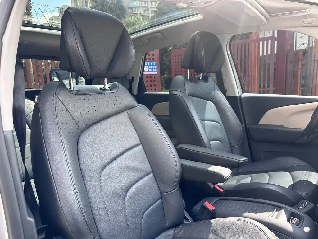 Citroën C4 PICASSO 2015 — фото 12