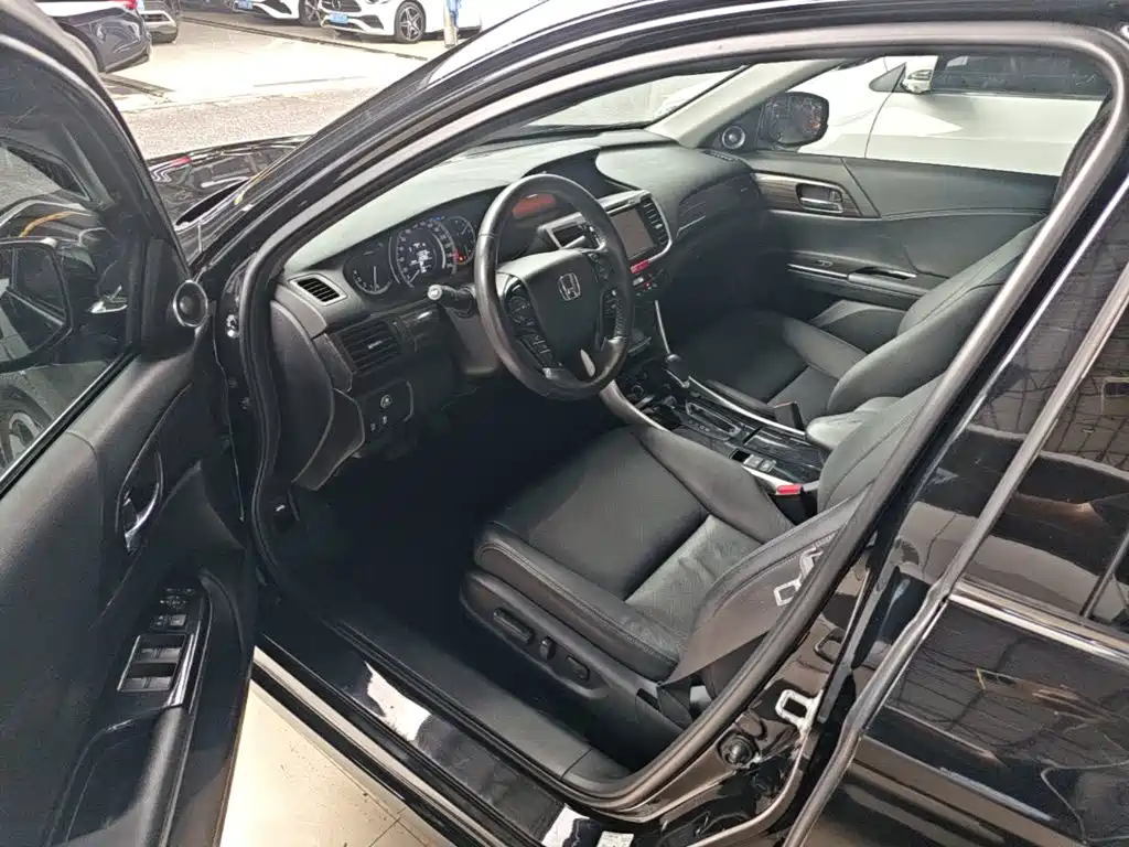 Honda Accord 2016 — фото 15