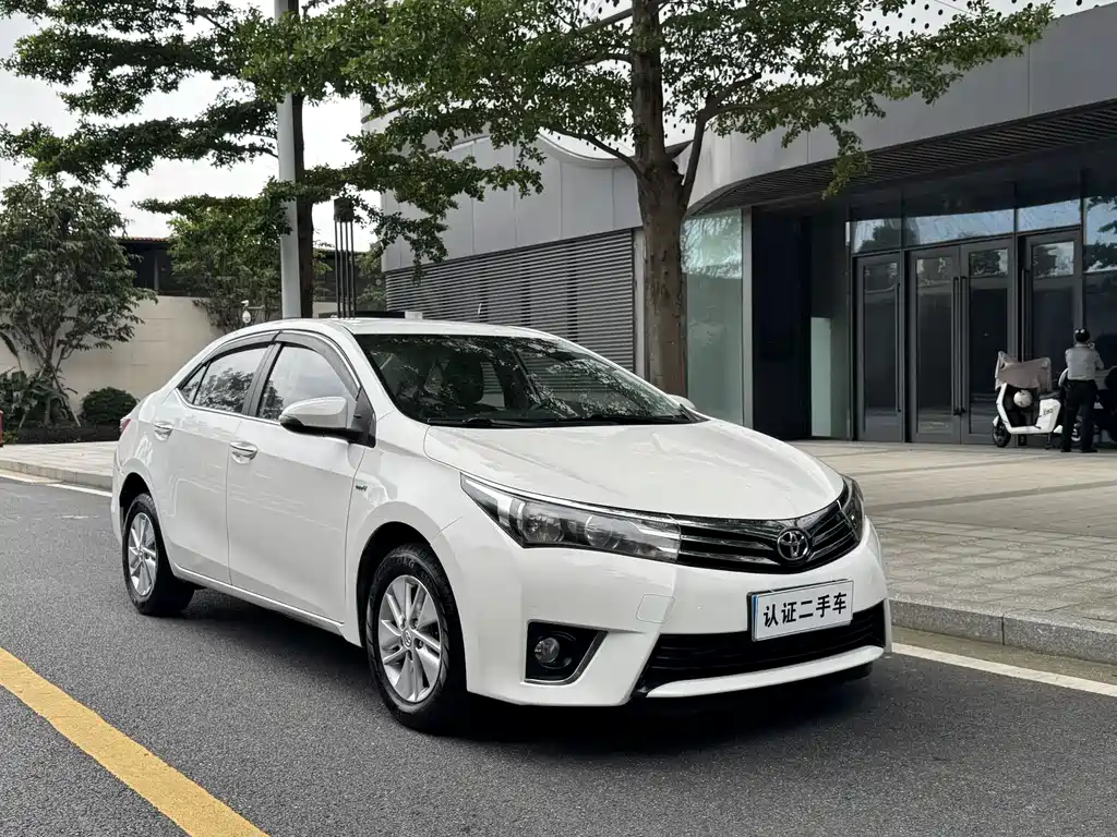 Toyota Corolla 2015 — фото 3