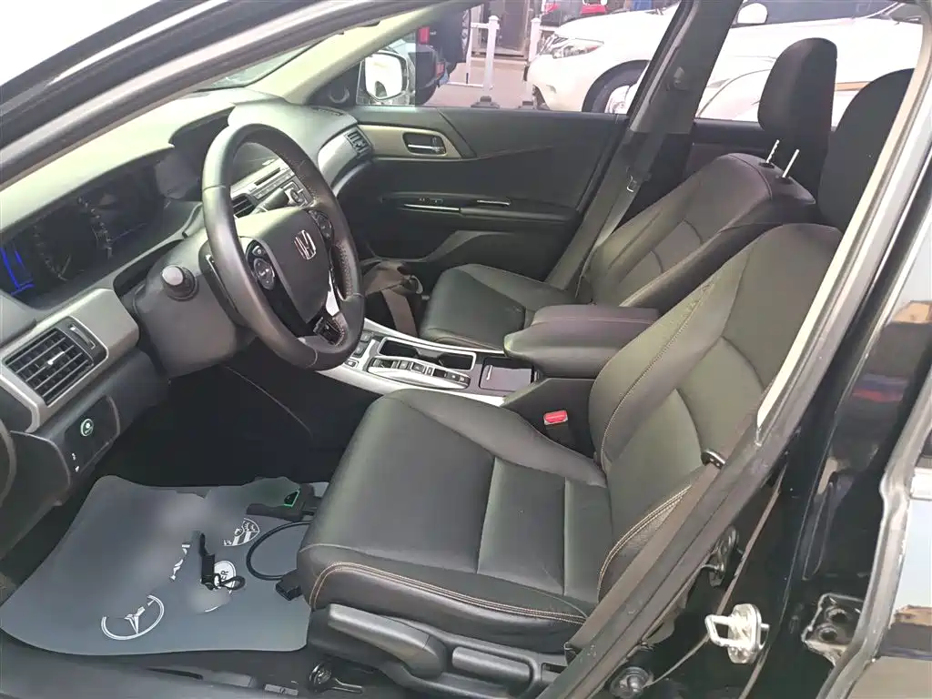 Honda Accord 2019 — фото 15