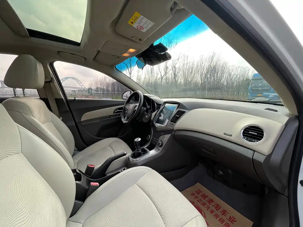Chevrolet Cruze 2015 — фото 10