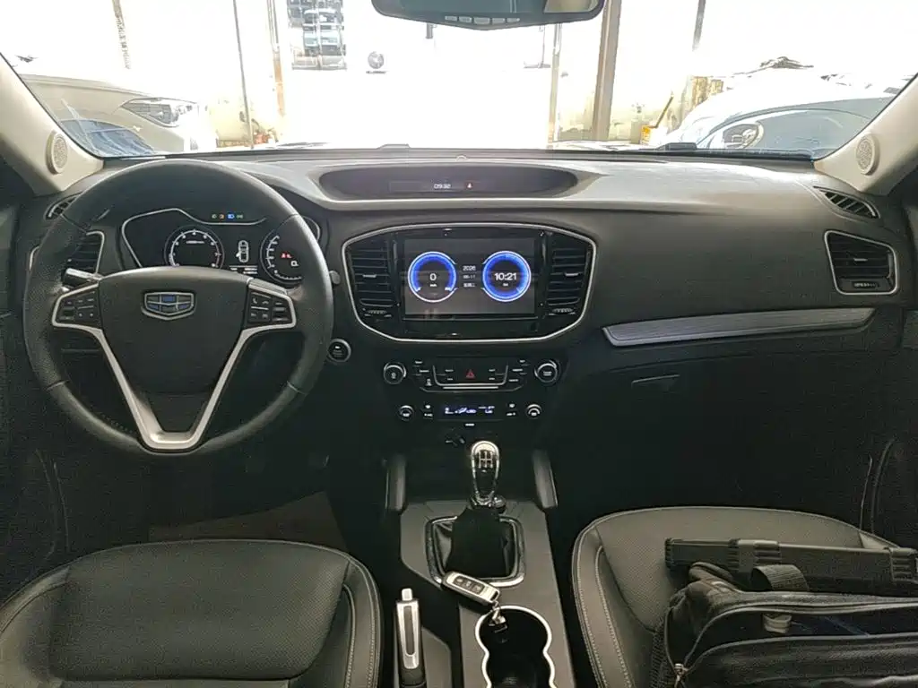 Geely Vision X6 2017 — фото 10