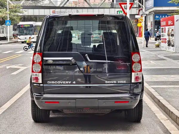 Land Rover Discovery 2012