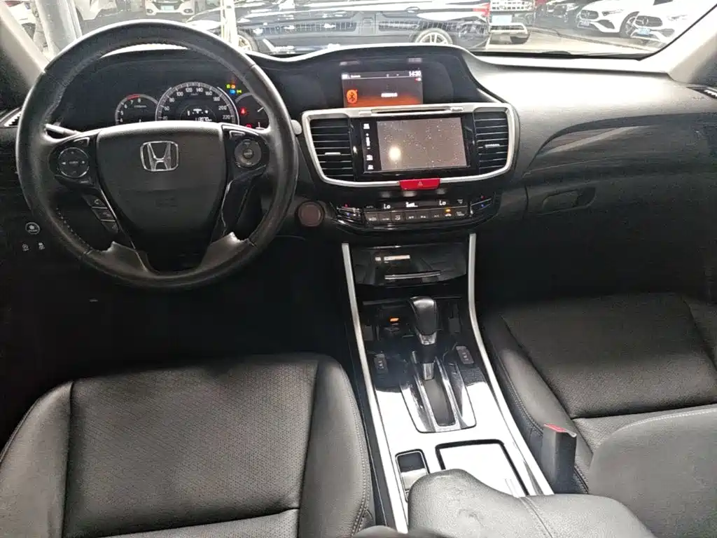 Honda Accord 2016 — фото 10