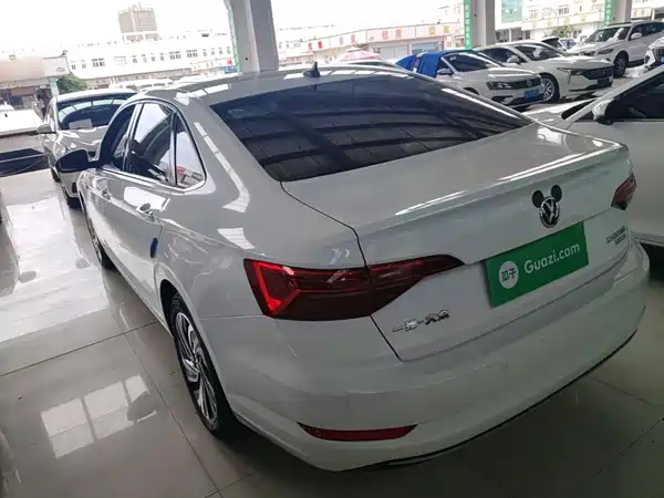 Volkswagen Sagitar 2022