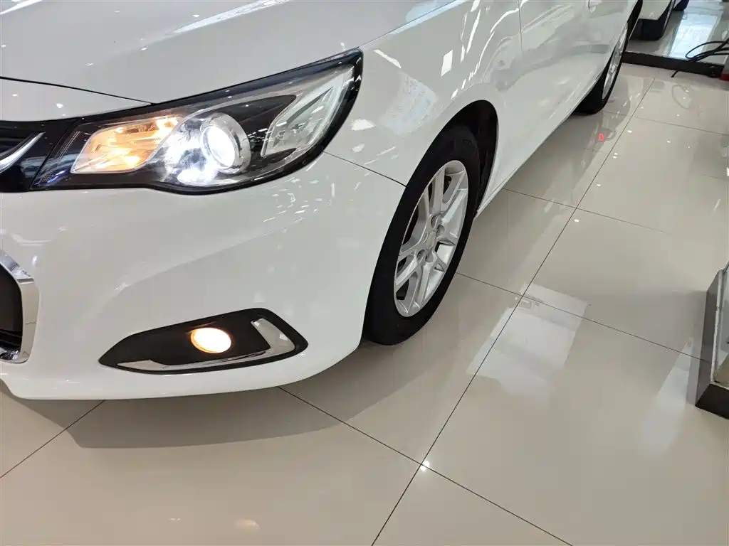 Chevrolet Malibu 2016 — фото 24