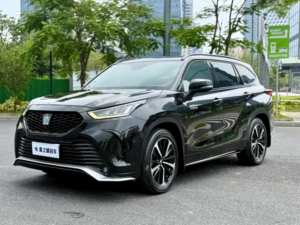 Toyota Crown Kluger 2021
