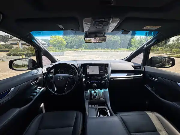 Toyota Vellfire 2022