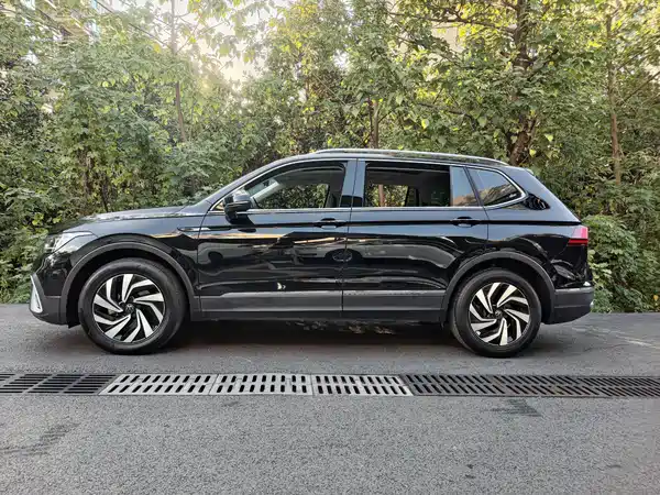 Volkswagen Tiguan L 2023