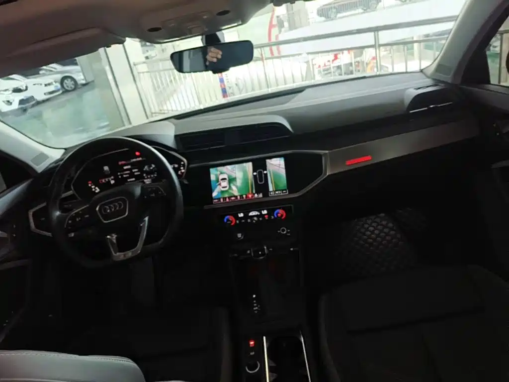 Audi Q3 Sportback 2022 — фото 10