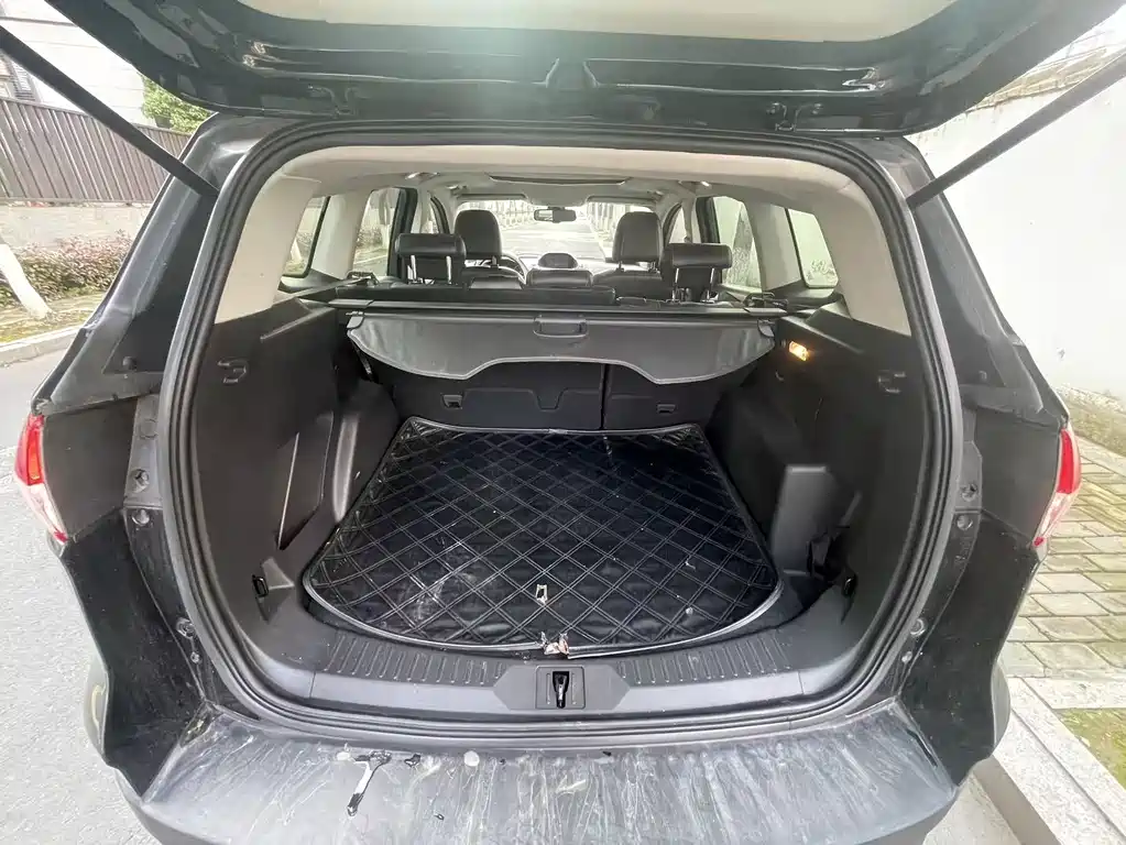 Ford Kuga 2013 — фото 23