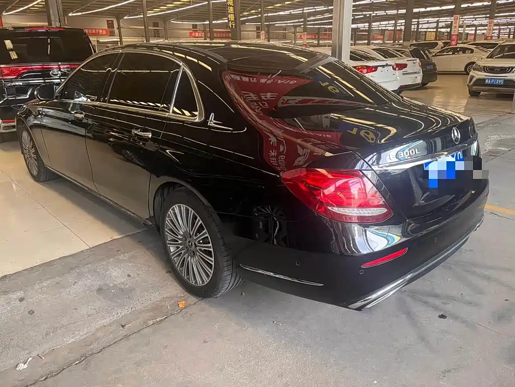 Mercedes-Benz E-Class 2020 — фото 12