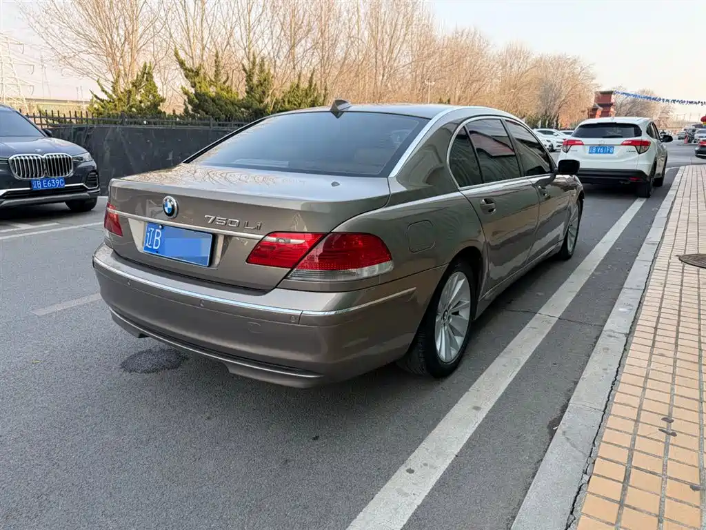 BMW 7 Series 2007 — фото 11