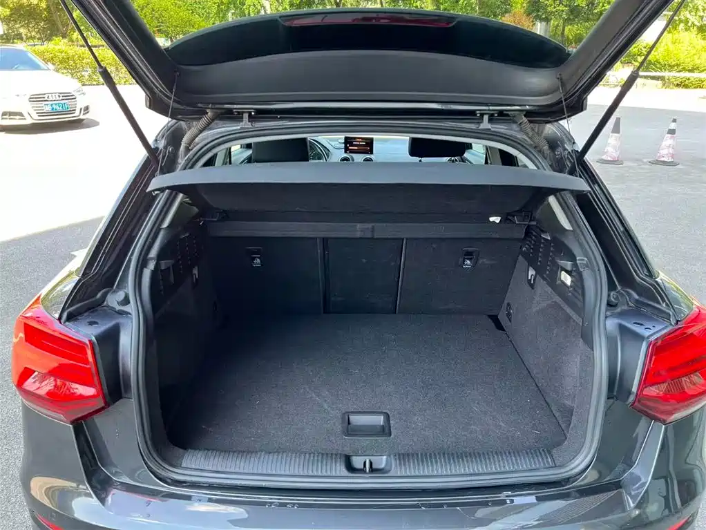 Audi Q2L 2020