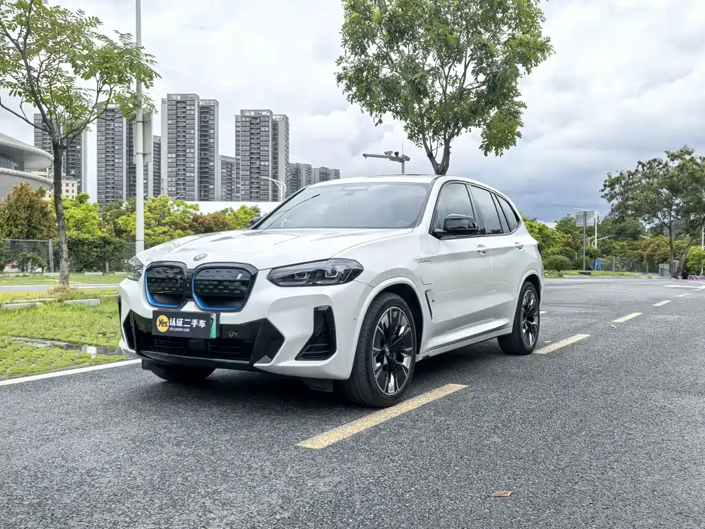 BMW iX3 2022 — фото 1