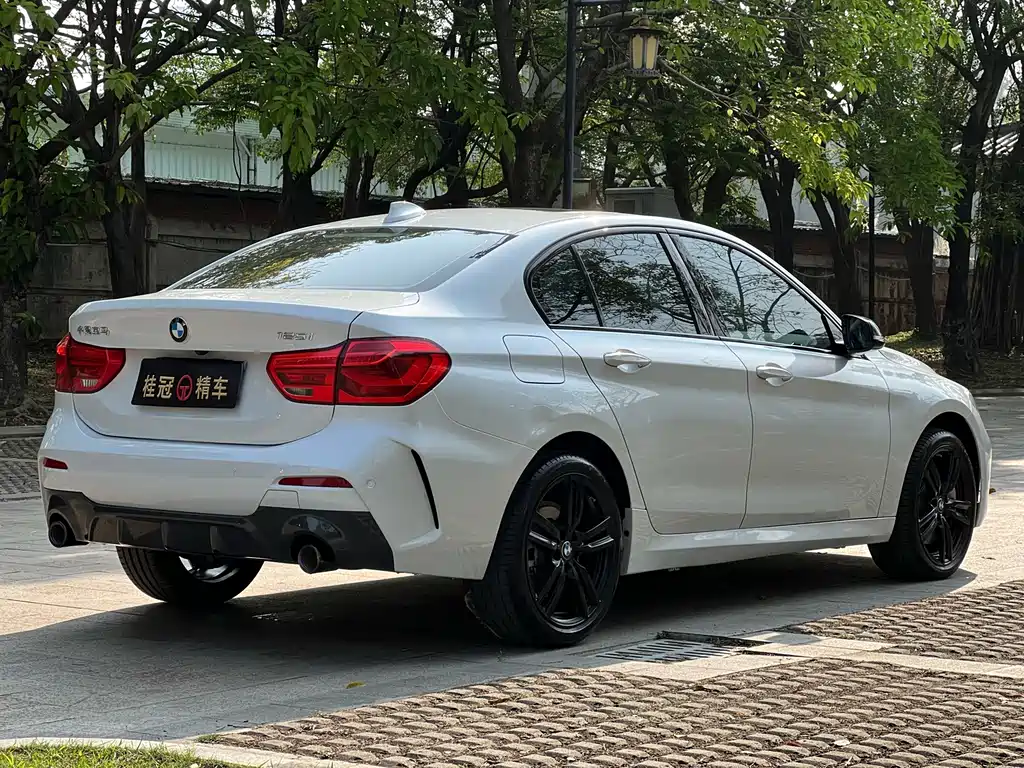 BMW 1 Series 2023 — фото 13