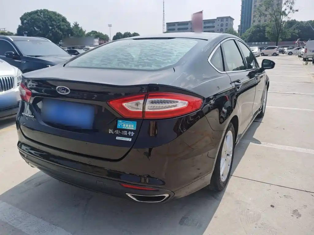 Ford Mondeo 2015 — фото 14