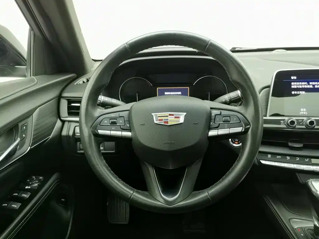 Cadillac CT4 2021 — фото 11