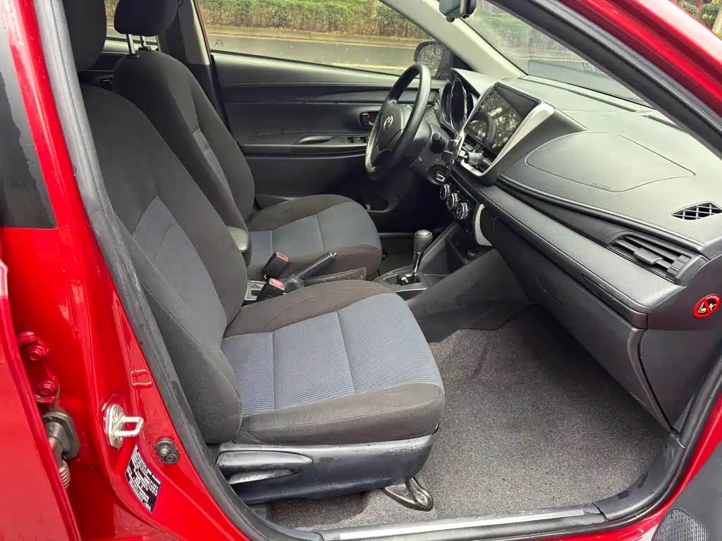 Toyota Yaris L 2017 — фото 9