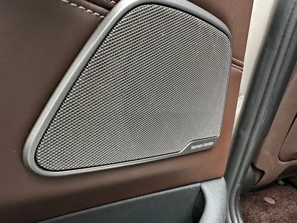 BMW 5 Series New Energy 2018 — фото 16