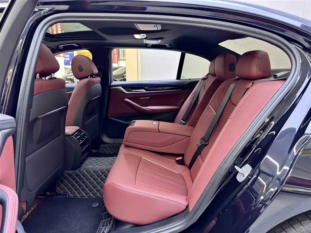 BMW 5 Series 2024
