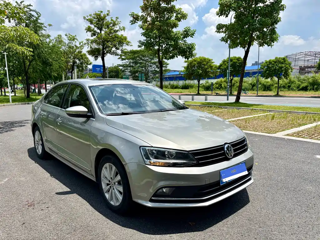 Volkswagen Sagitar 2016