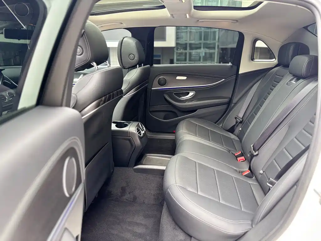 Mercedes-Benz E-Class 2020 — фото 13