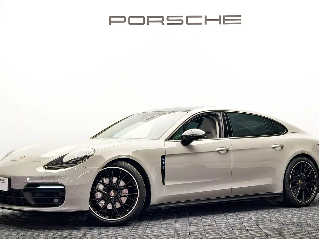 Porsche Panamera 2023 — фото 1