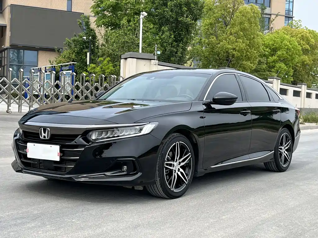 Honda Accord 2023 — фото 1