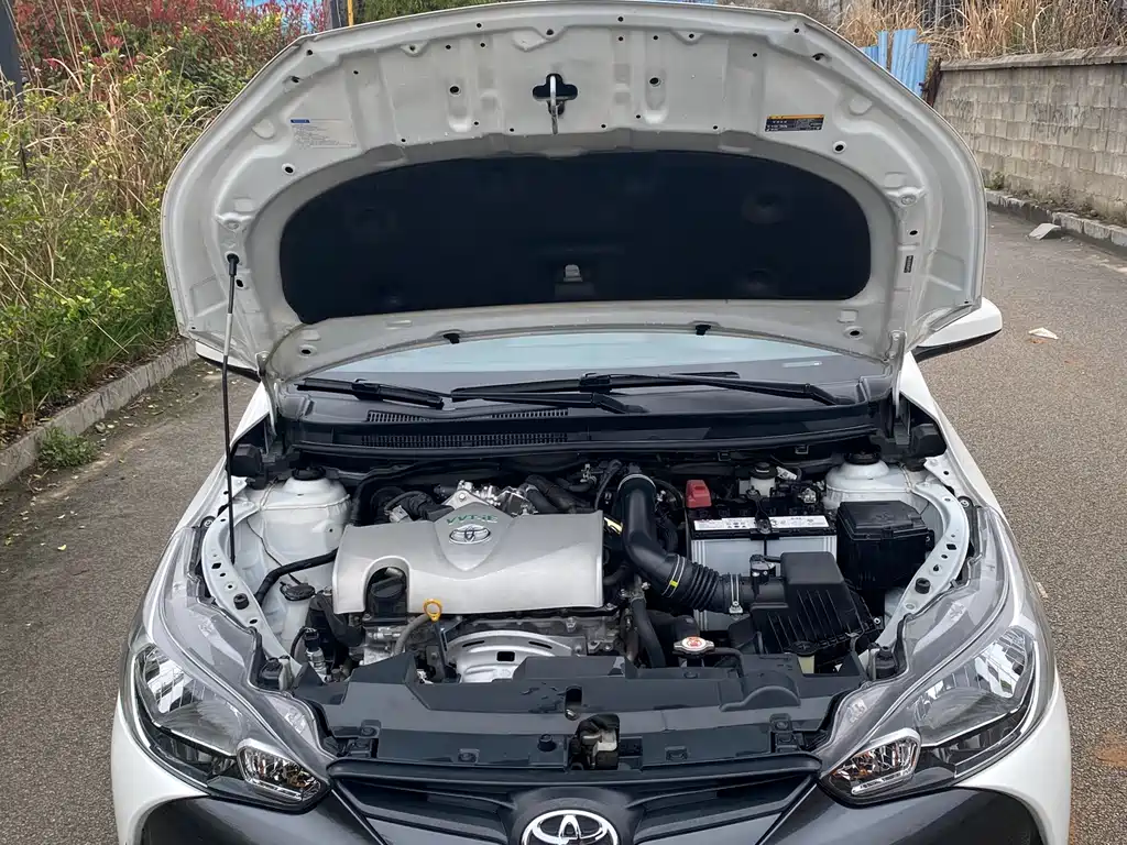 Toyota Yaris L 2020 — фото 13