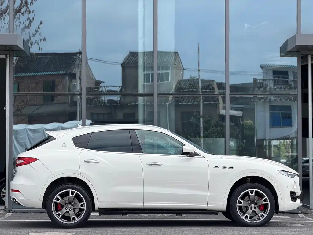 Maserati Levante 2017 — фото 3