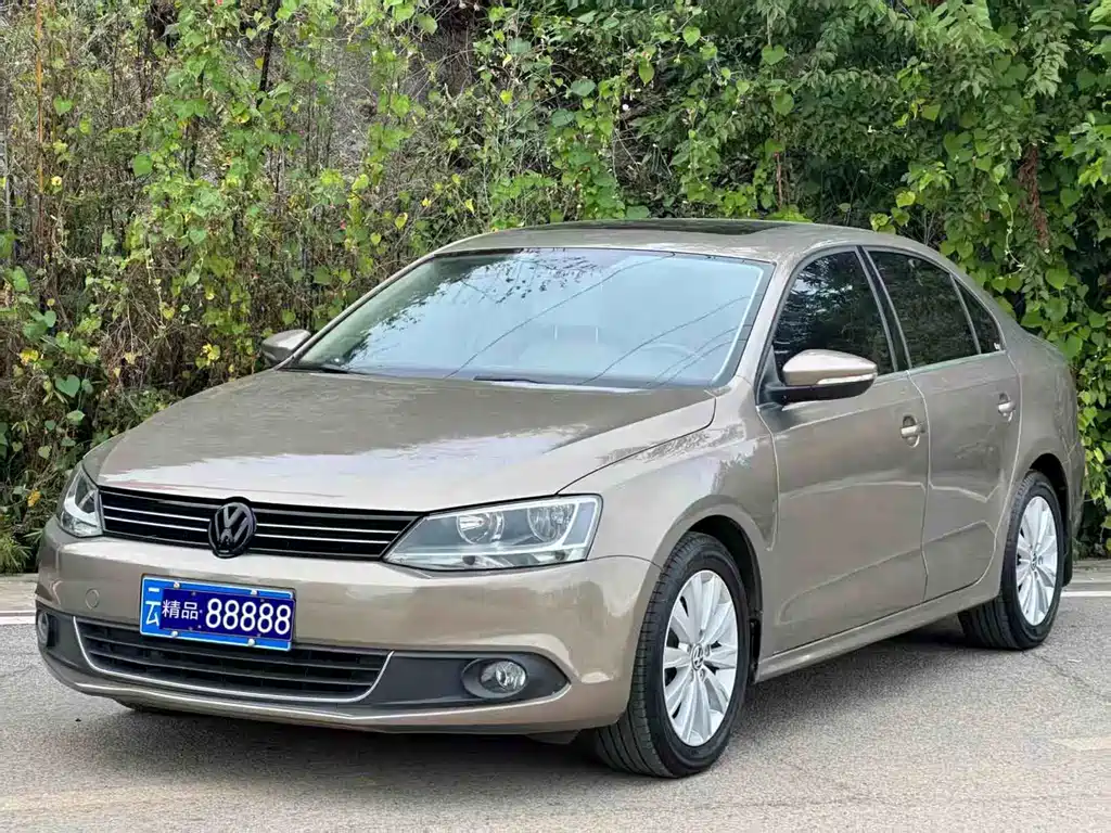 Volkswagen Sagitar 2012