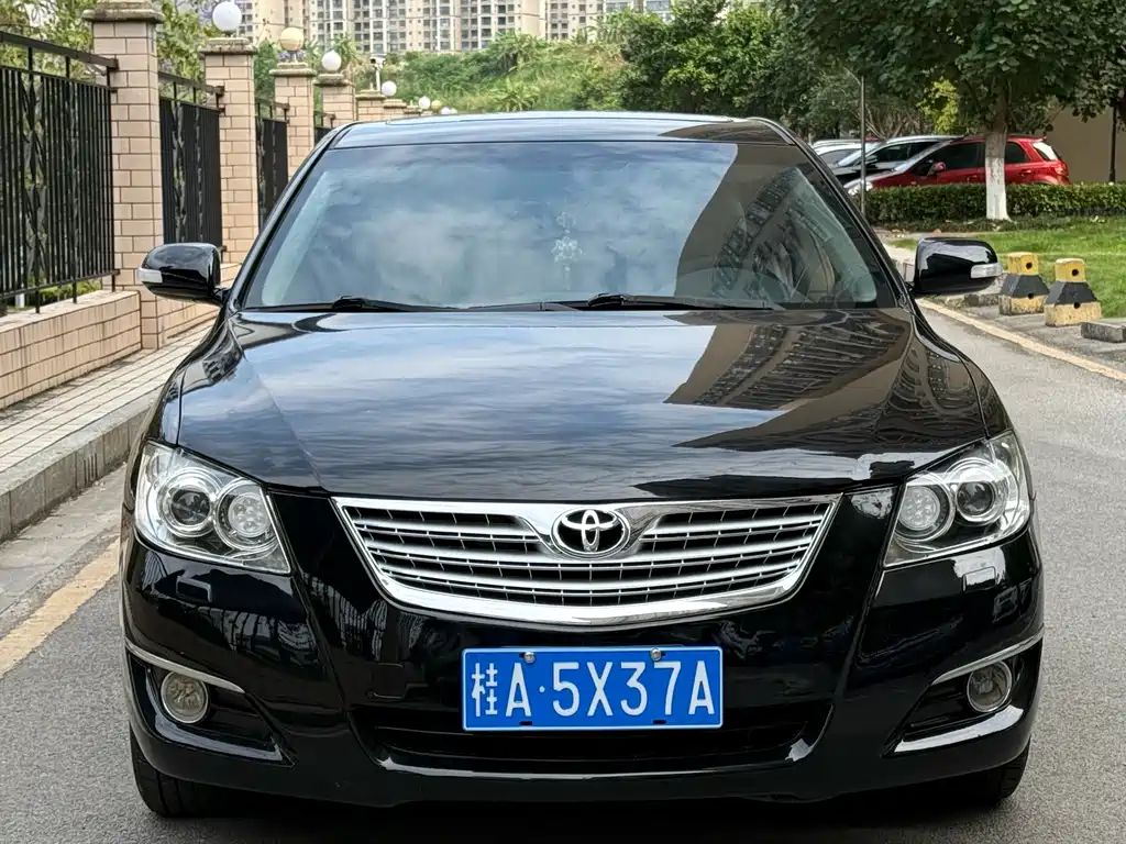 Toyota Camry 2008 — фото 2