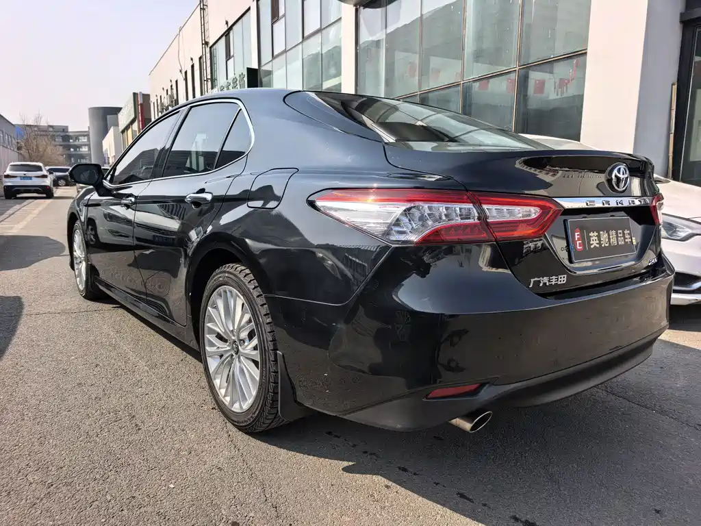 Toyota Camry 2019 — фото 6