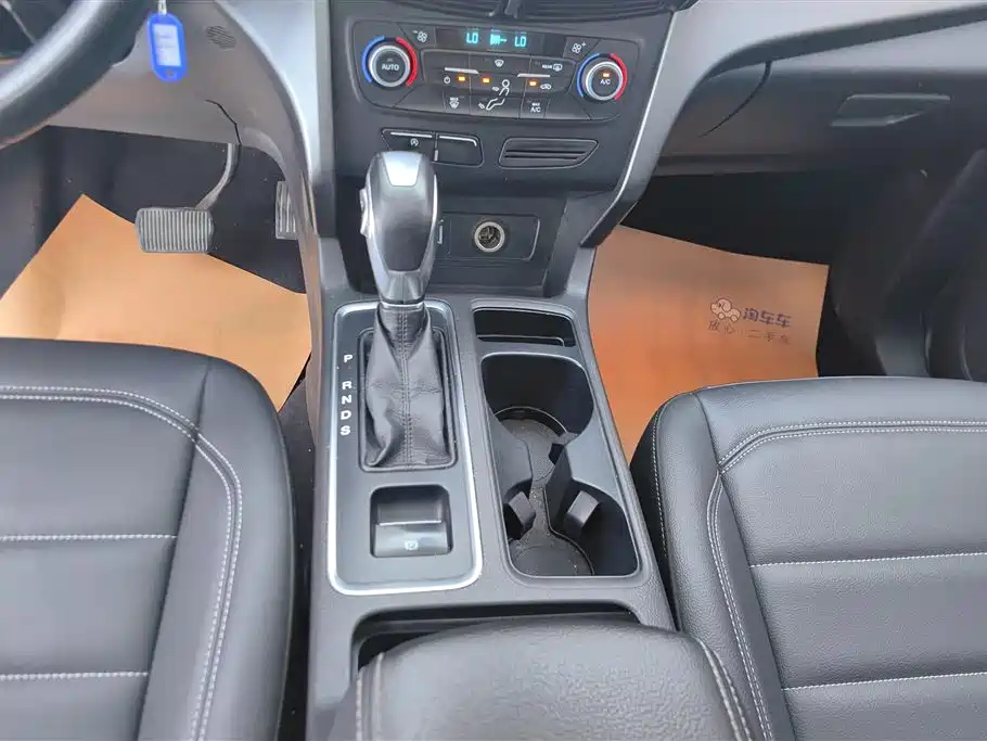 Ford Kuga 2018 — фото 16