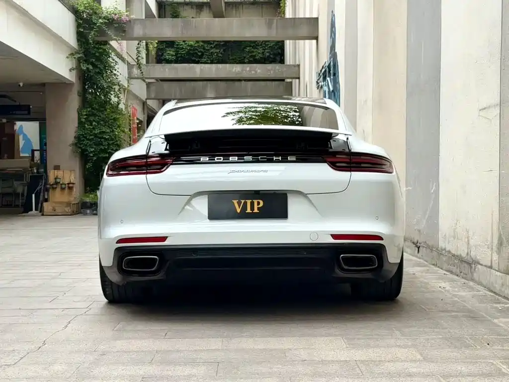 Porsche Panamera 2018 — фото 7