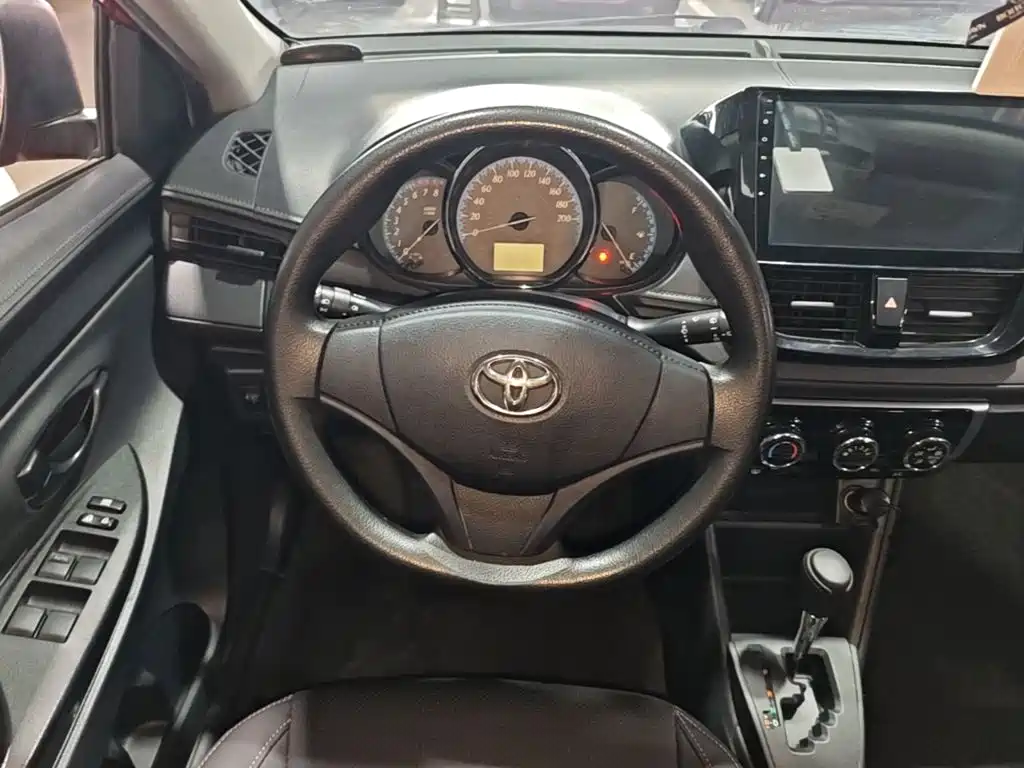 Toyota Yaris L 2016 — фото 11