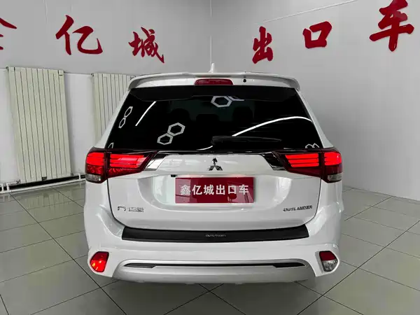 Mitsubishi Outlander 2022