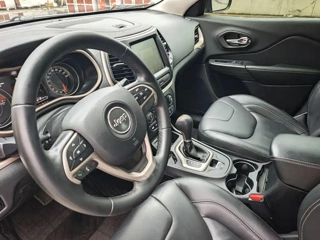Jeep Cherokee 2016