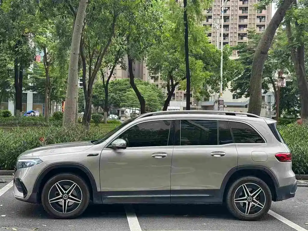 Mercedes-Benz EQB 2022