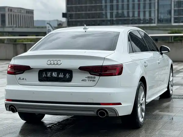 Audi A4L 2018