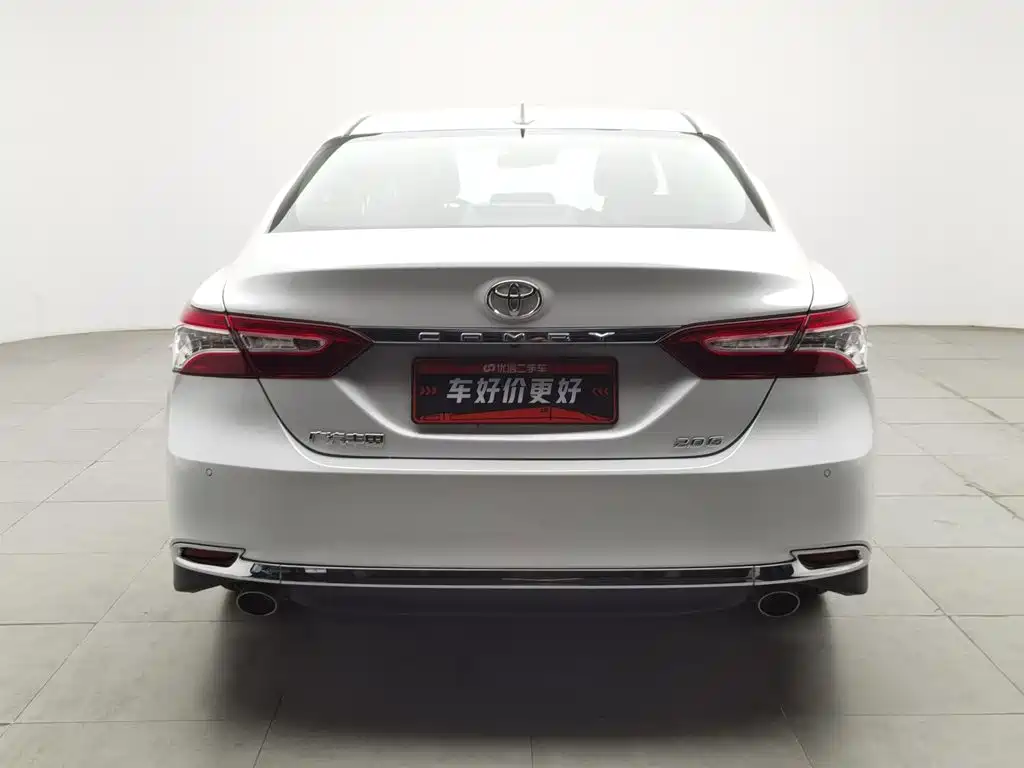 Toyota Camry 2023 — фото 4
