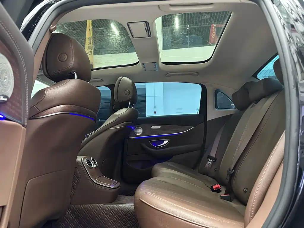 Mercedes-Benz E-Class 2023 — фото 14