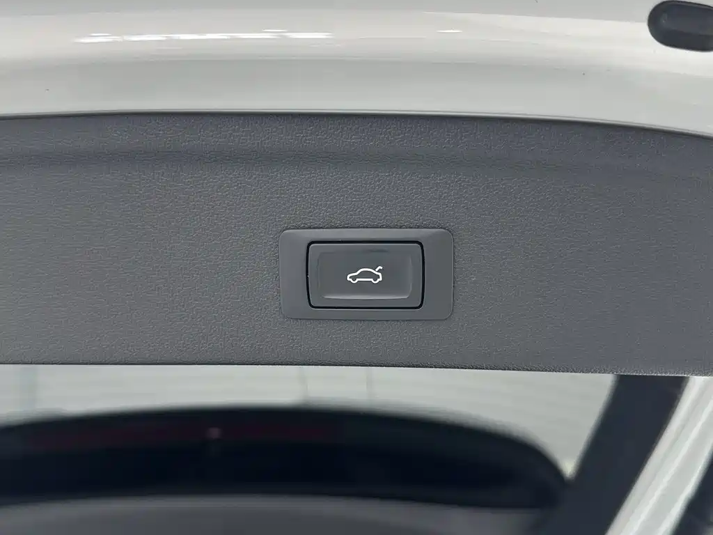 Audi A3 2023 — фото 15