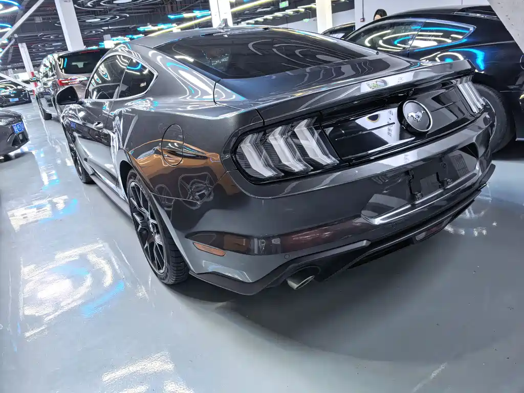 Ford Mustang 2020 — фото 14